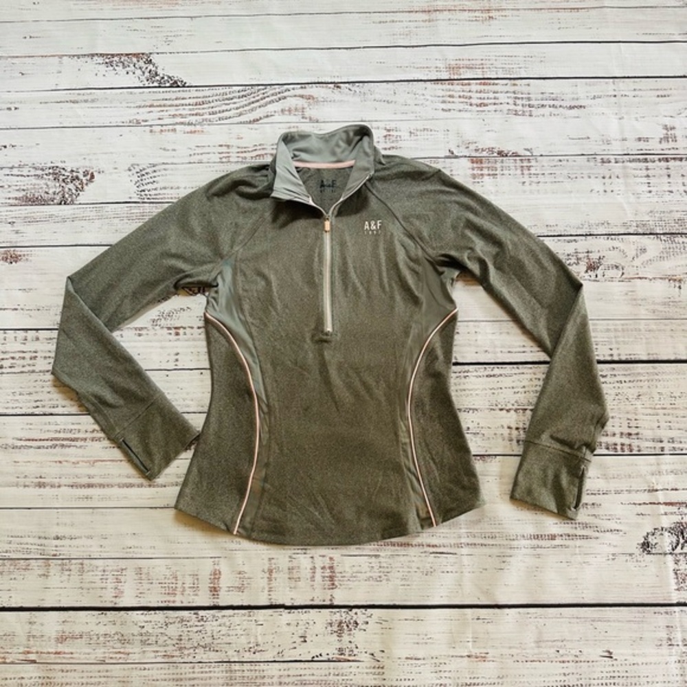 Womens Abercrombie athletic quarter zip! Size Medium